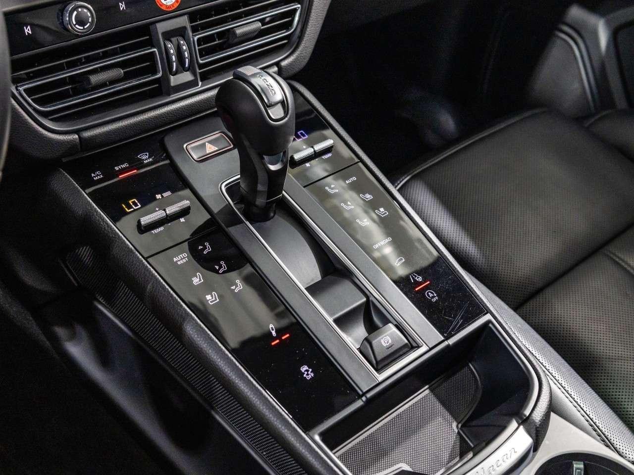 2025 Porsche Macan S AWD Photo