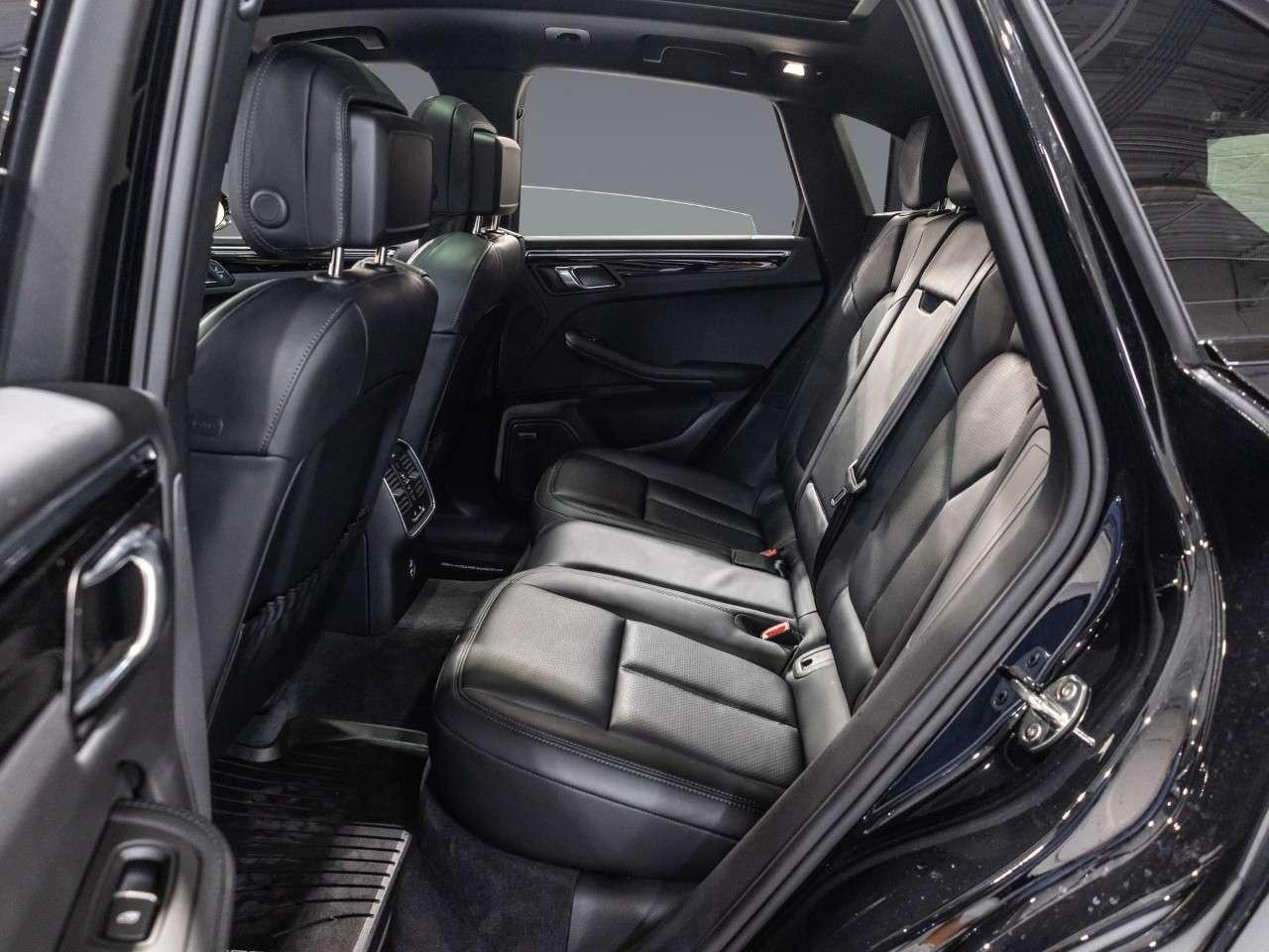 2025 Porsche Macan S AWD Photo