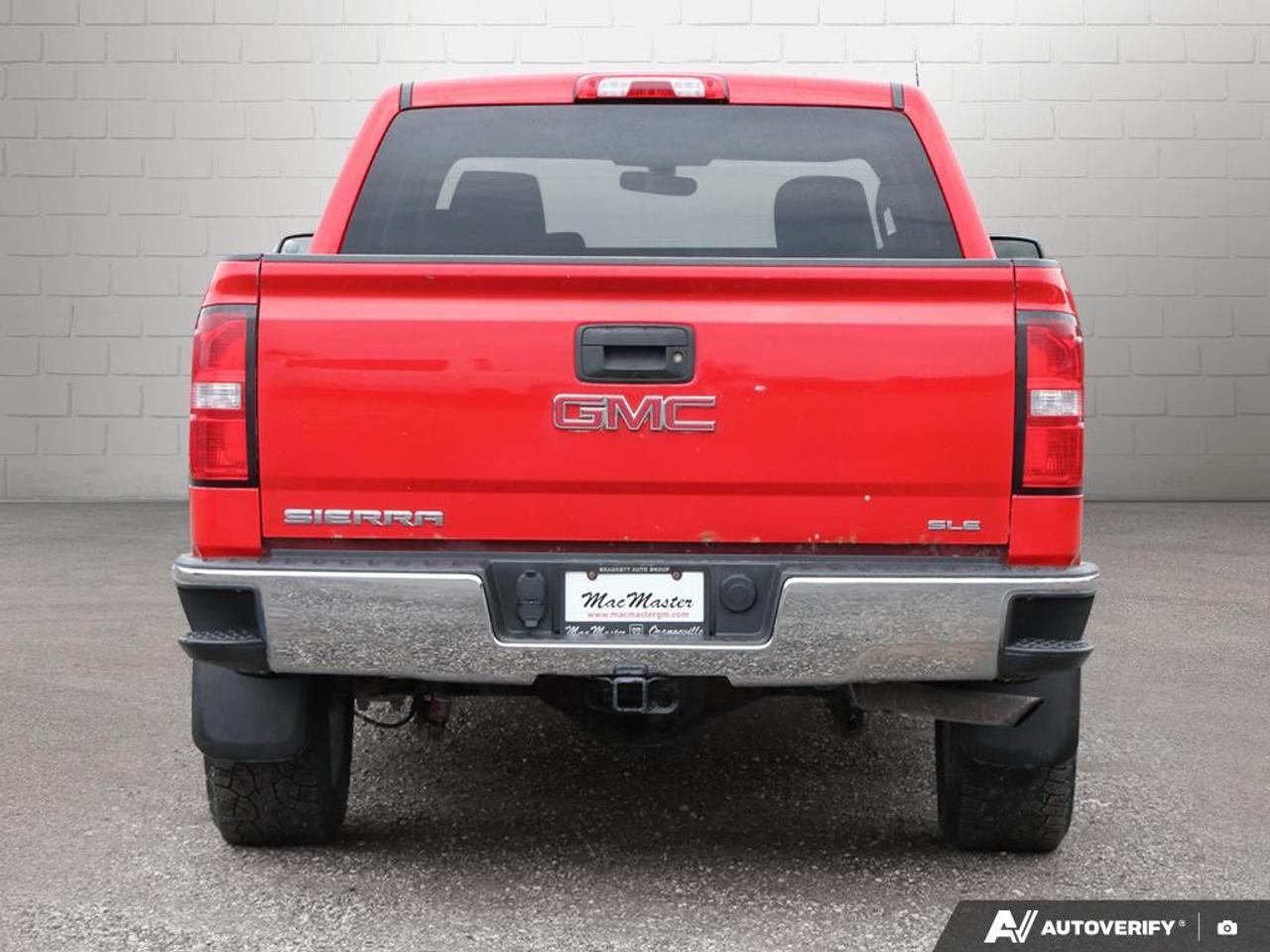 2017 GMC Sierra 1500 4WD Crew Cab Short Box SLE Photo