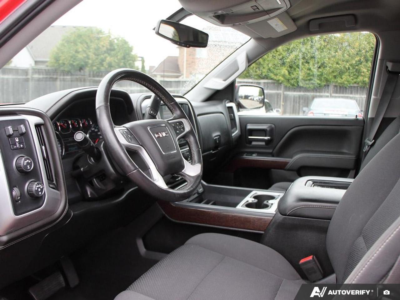 2017 GMC Sierra 1500 4WD Crew Cab Short Box SLE Photo