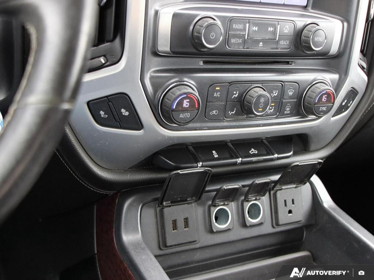 2017 GMC Sierra 1500 4WD Crew Cab Short Box SLE Photo