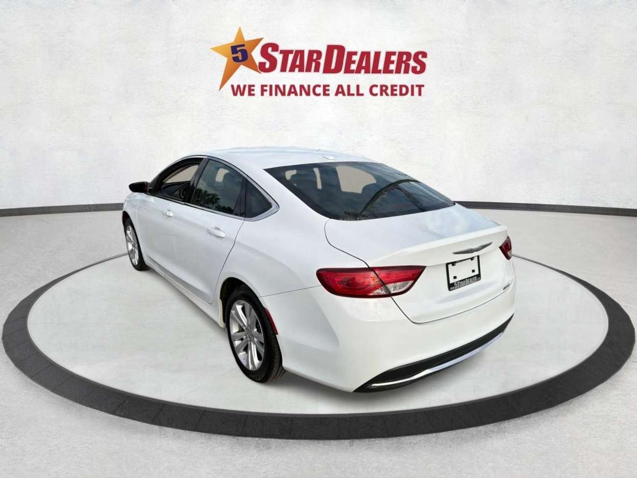 2016 Chrysler 200 Limited NAV LEATHER/HEATED SEATS FINANCE READY! Photo