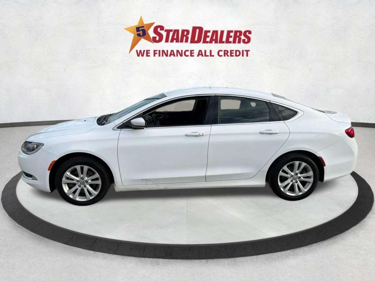 2016 Chrysler 200 Limited NAV LEATHER/HEATED SEATS FINANCE READY! Photo