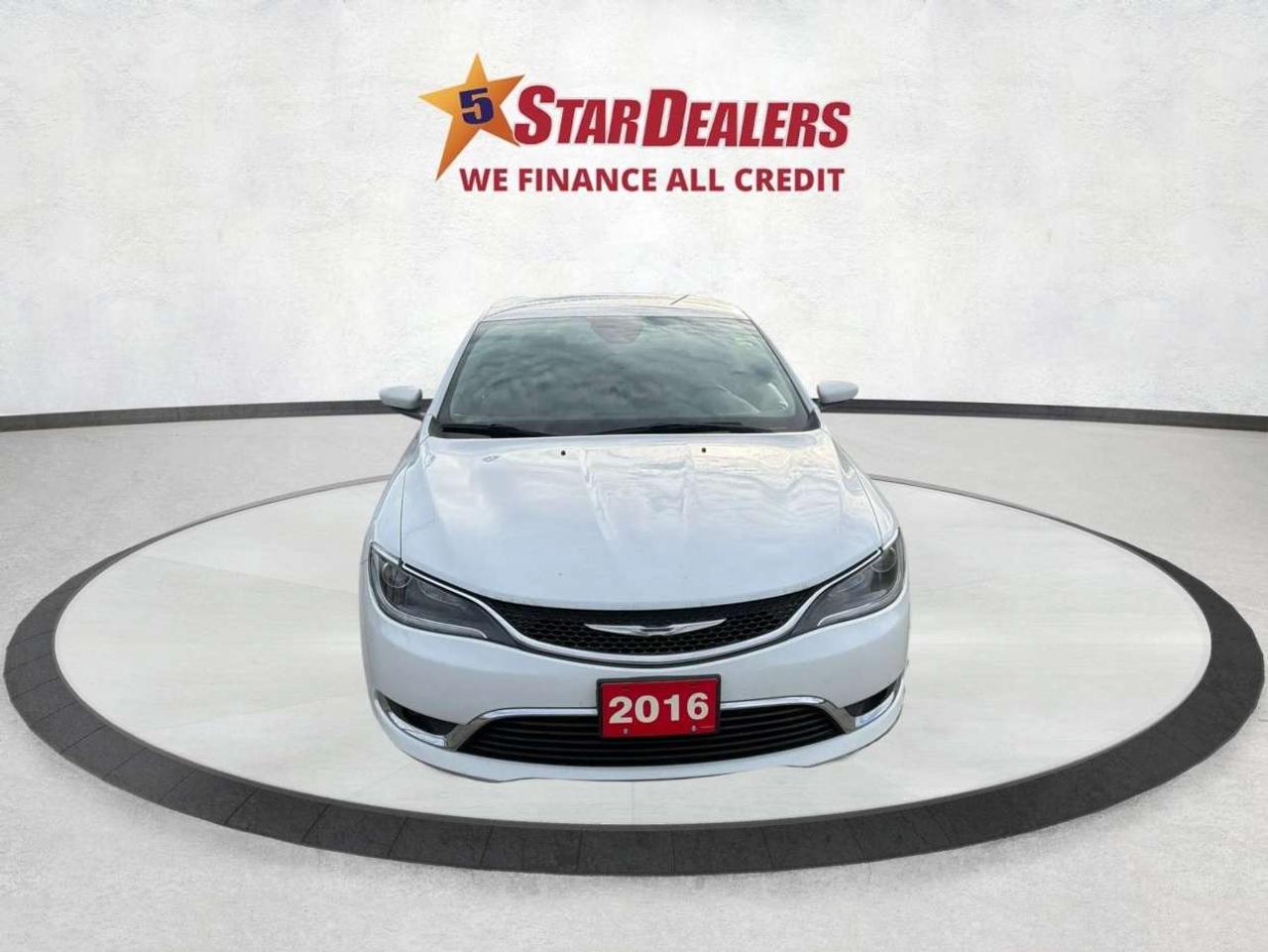 2016 Chrysler 200 Limited NAV LEATHER/HEATED SEATS FINANCE READY! Photo
