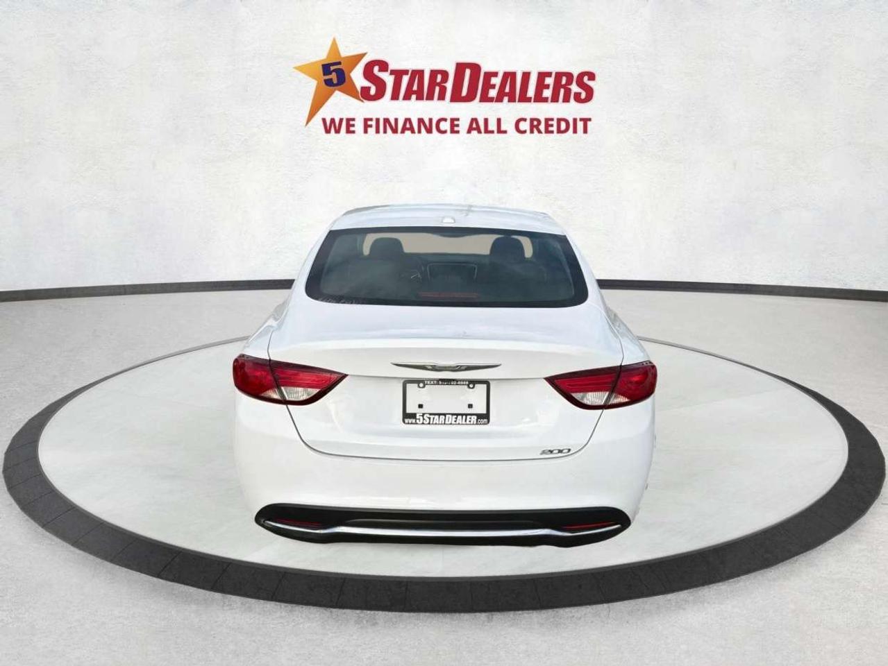 2016 Chrysler 200 Limited NAV LEATHER/HEATED SEATS FINANCE READY! Photo