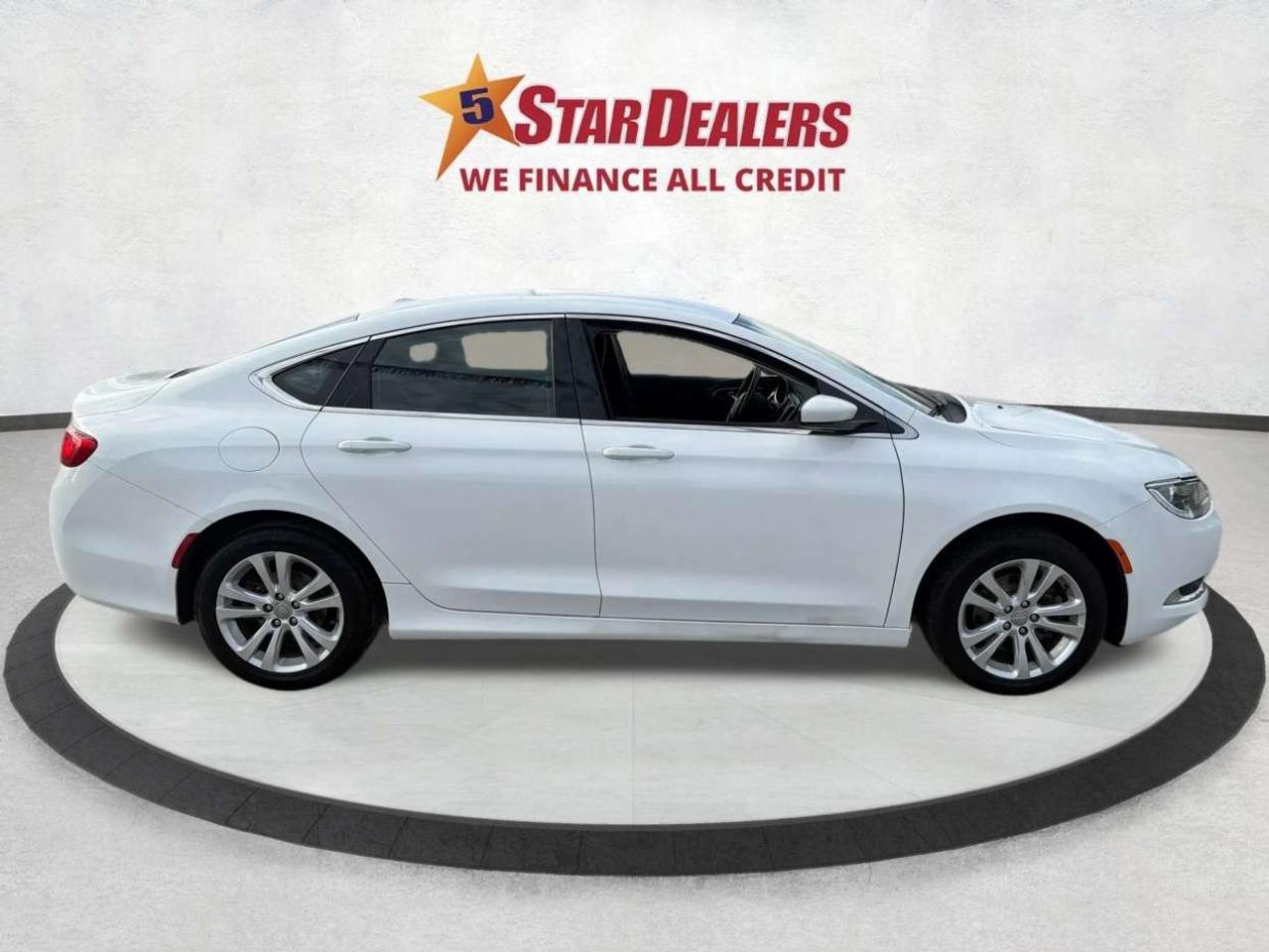 2016 Chrysler 200 Limited NAV LEATHER/HEATED SEATS FINANCE READY! Photo