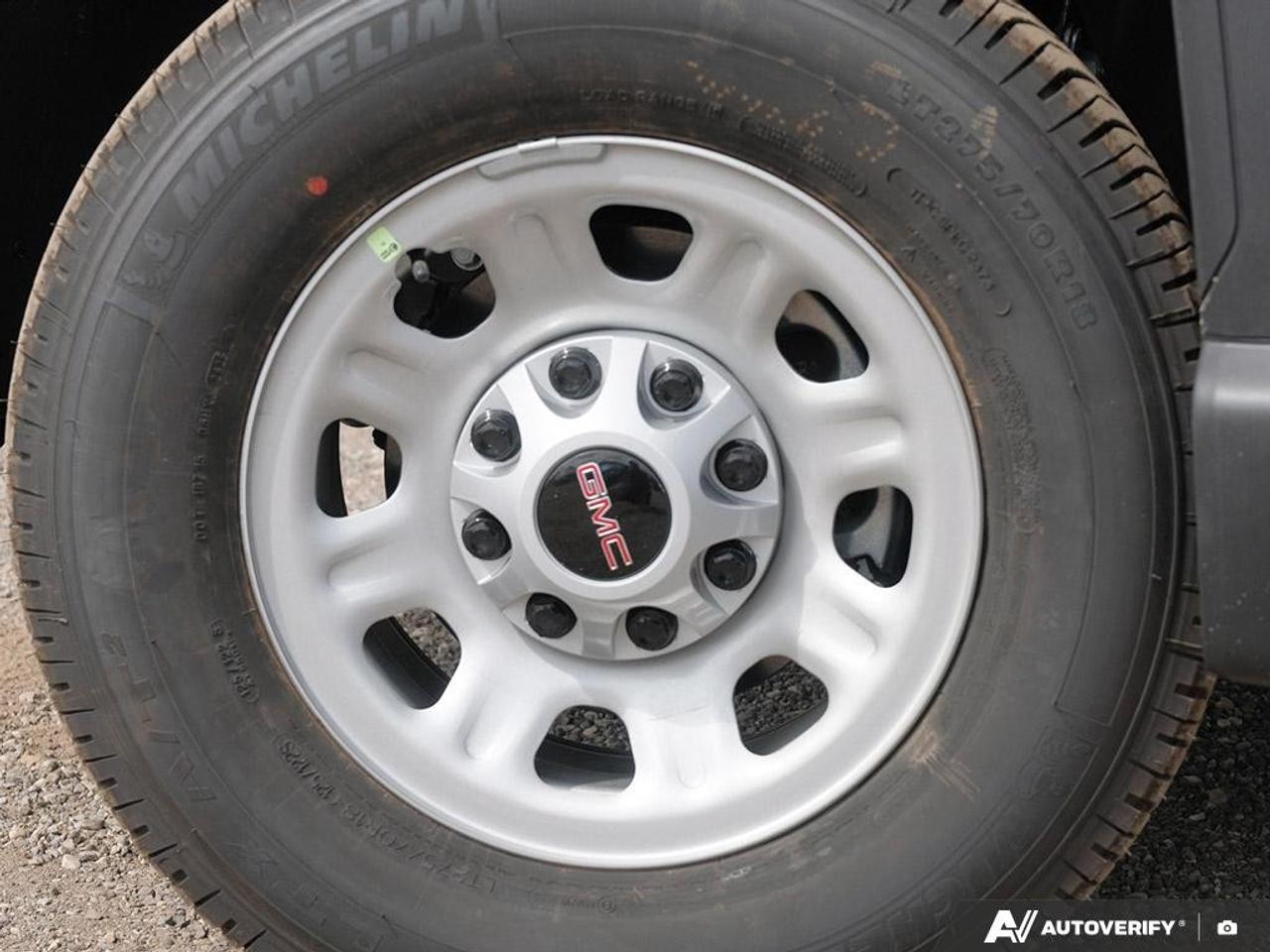 2026 GMC SIERRA 2500HD Double Cab Standard Box 4-Wheel Drive Pro Photo