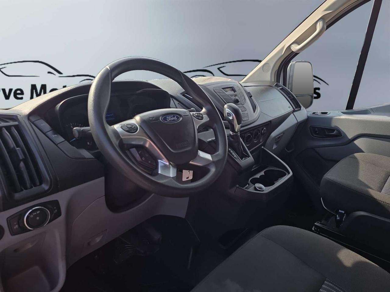 2019 Ford Transit T-250 148 Low Rf 9000 GVWR Swing-Out RH Dr * VERY LOW KM / CAMERA Photo