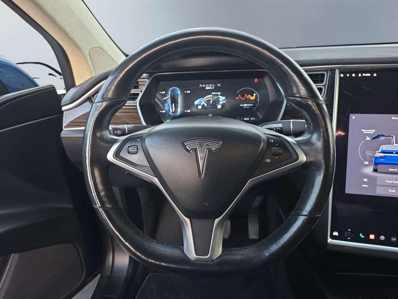 2016 Tesla Model X 90D AWD * 6 PASSENGERS / AUTO PILOT / DRIVER ASSIST / COOLED SEATS Photo