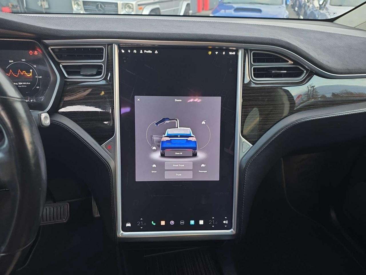 2016 Tesla Model X 90D AWD * 6 PASSENGERS / AUTO PILOT / DRIVER ASSIST / COOLED SEATS Photo