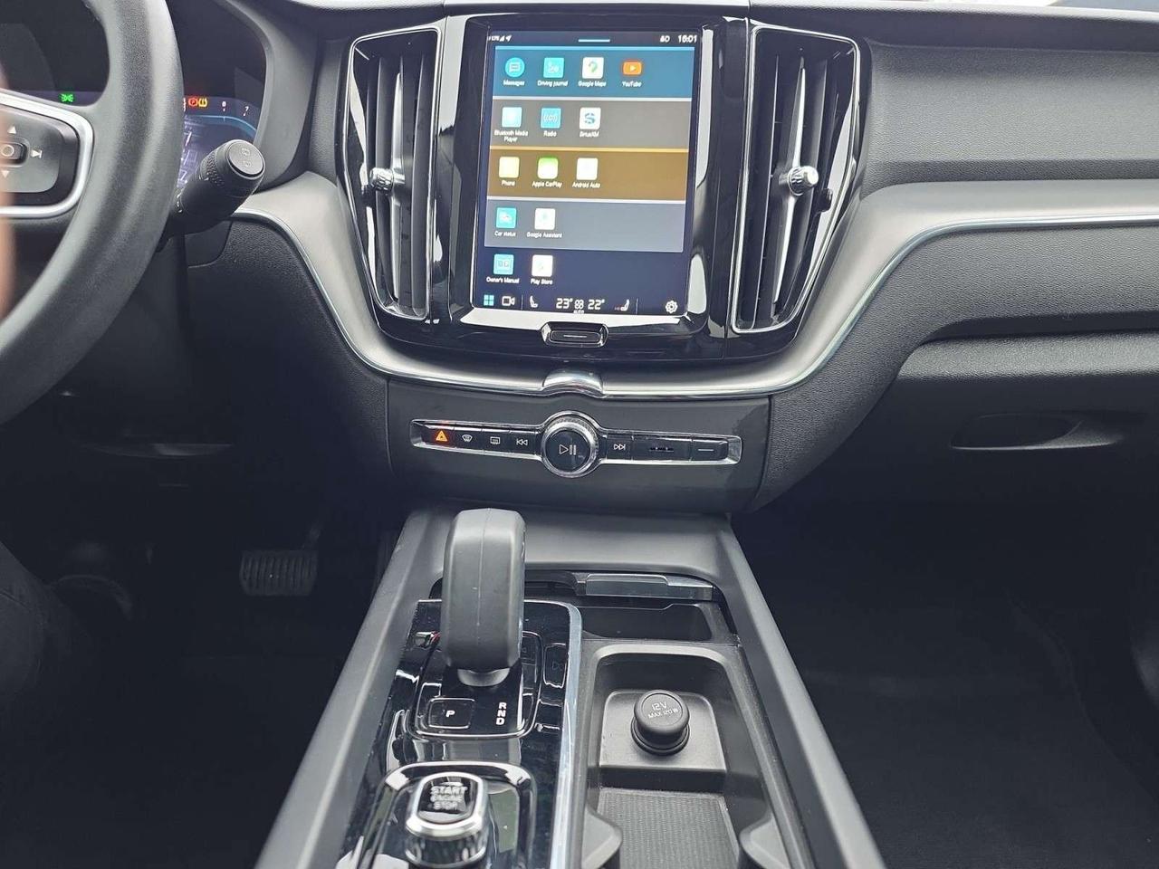 2023 Volvo XC60 B6 AWD Core * NO ACCIDENTS / 1 OWNER / FULL SERVICE HISTORY Photo