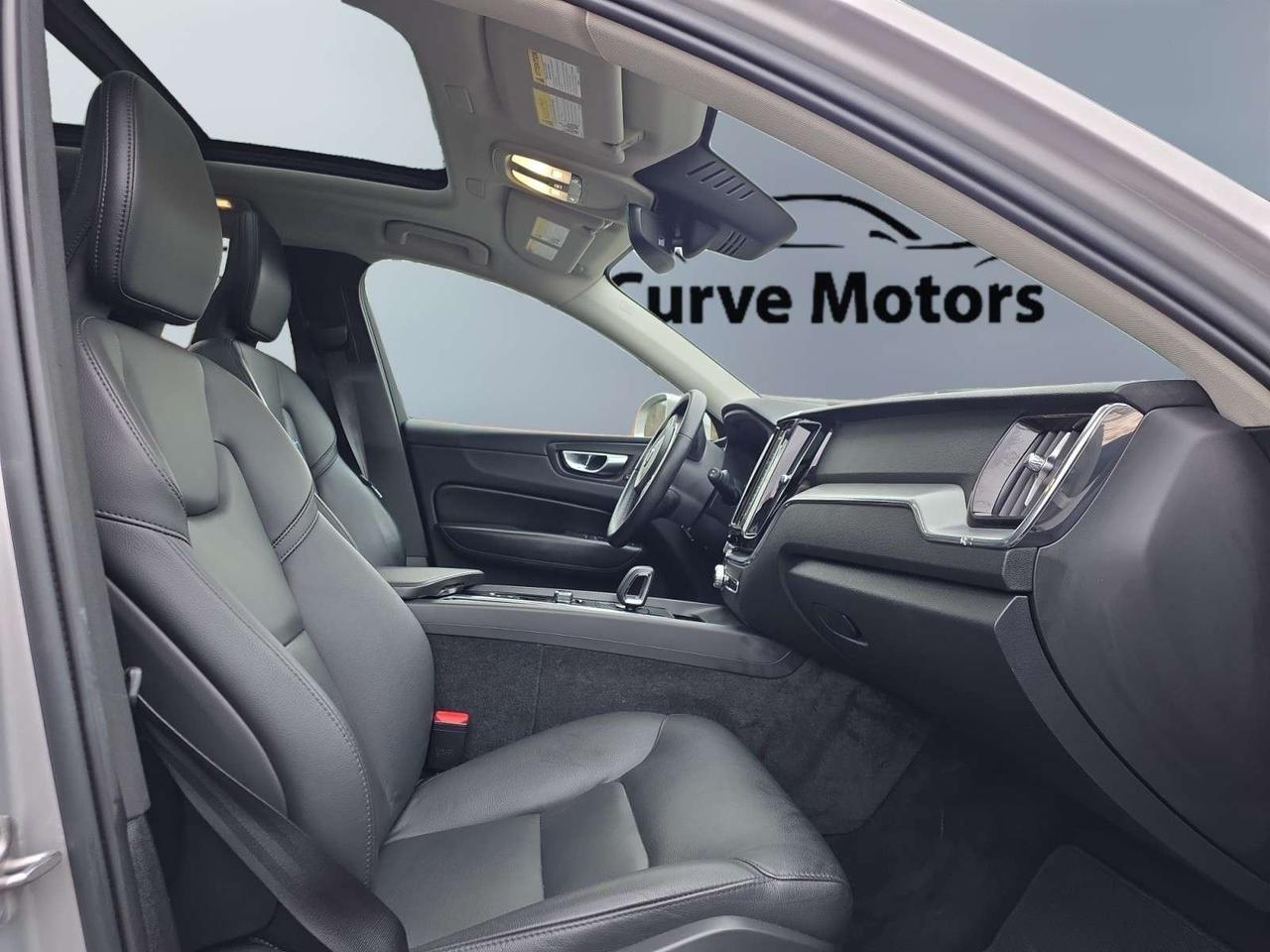 2023 Volvo XC60 B6 AWD Core * NO ACCIDENTS / 1 OWNER / FULL SERVICE HISTORY Photo