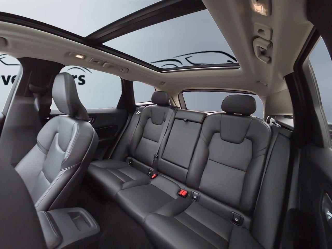 2023 Volvo XC60 B6 AWD Core * NO ACCIDENTS / 1 OWNER / FULL SERVICE HISTORY Photo