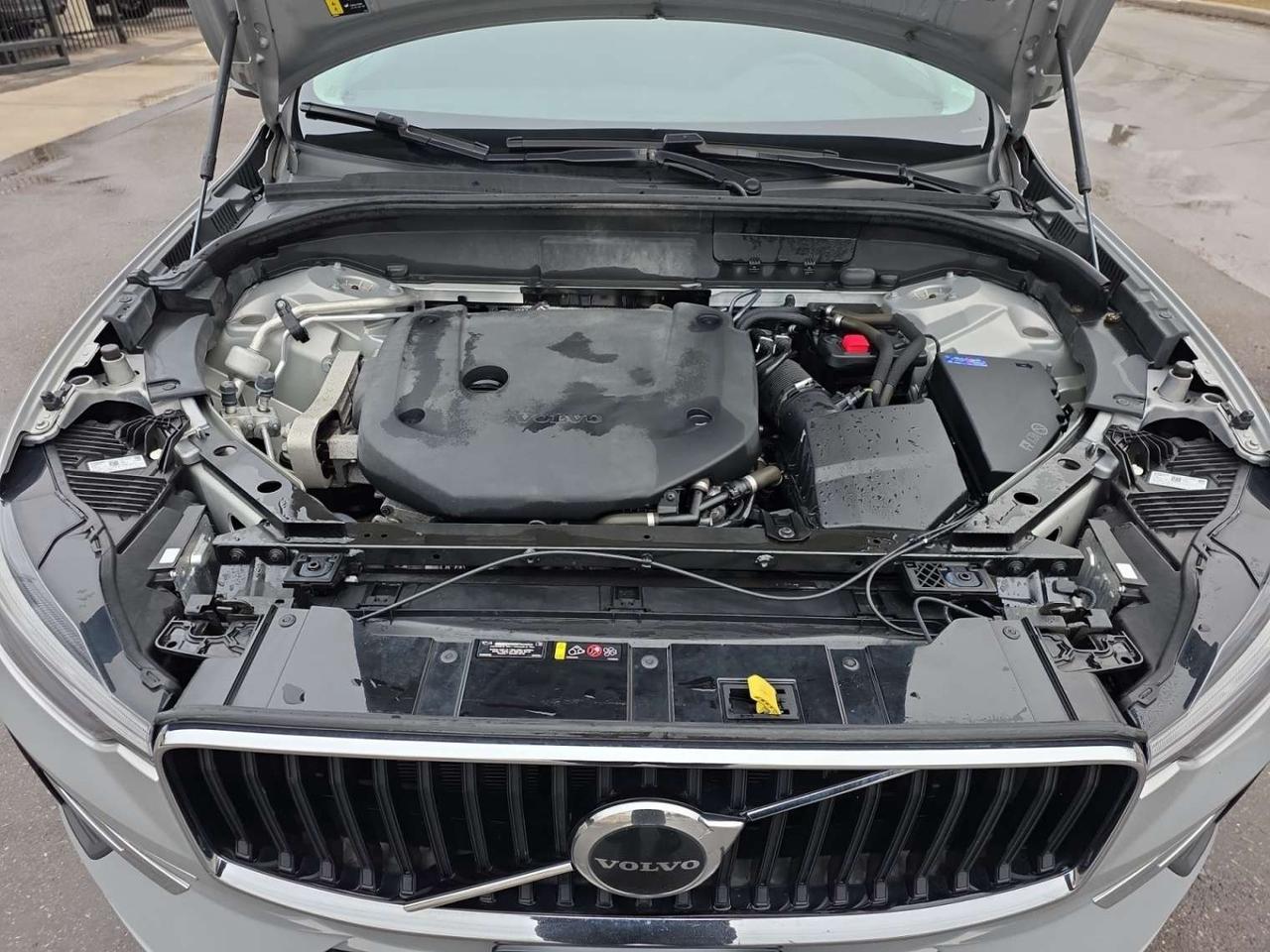 2023 Volvo XC60 B6 AWD Core * NO ACCIDENTS / 1 OWNER / FULL SERVICE HISTORY Photo