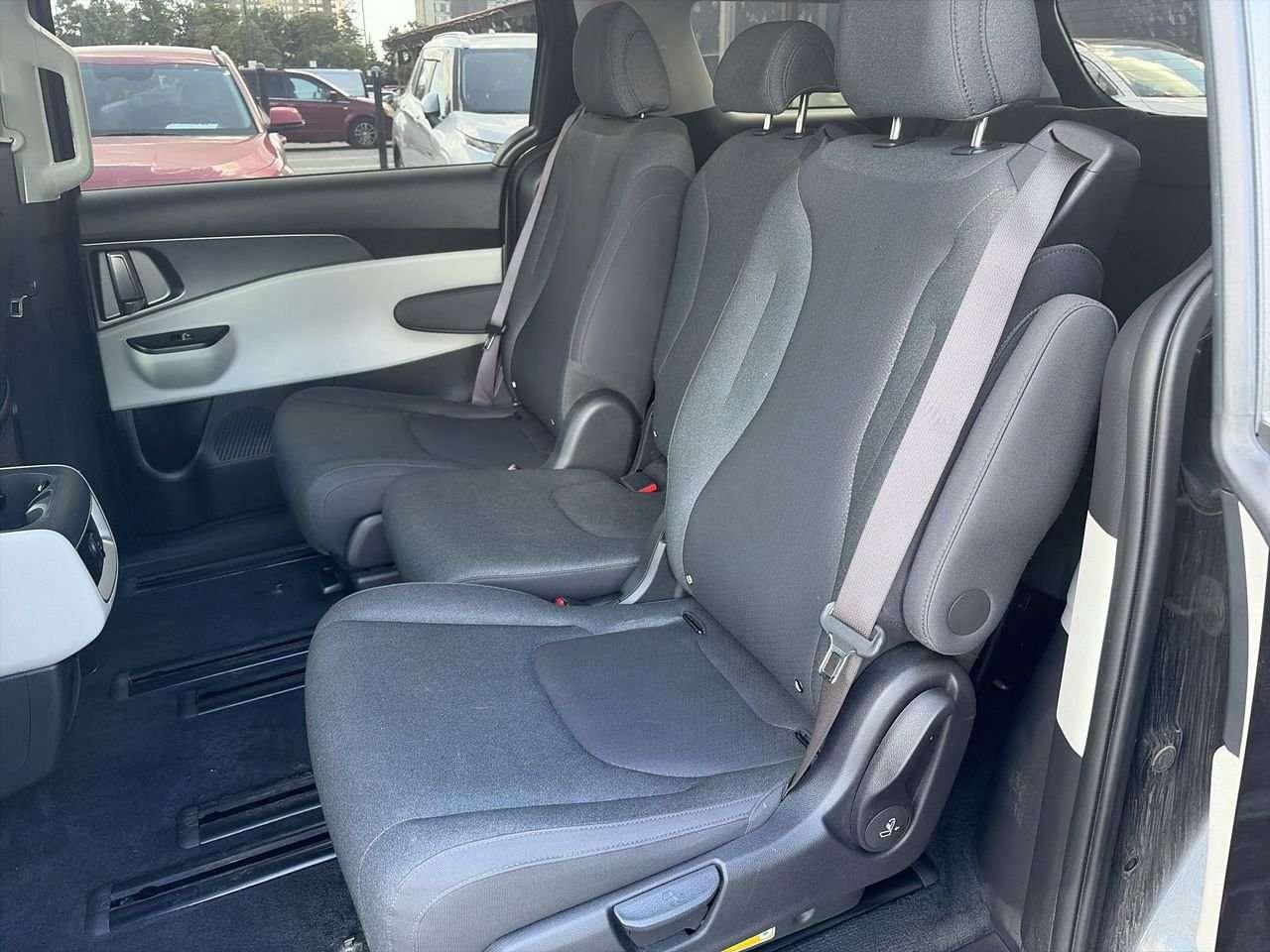 2023 Kia Carnival LX CPO AVAILABLE   NO ACCIDENTS   REARVIEW CAM   ELECTRONIC PARKING BRAKE   REMOVABLE 2ND ROW SEATS Photo