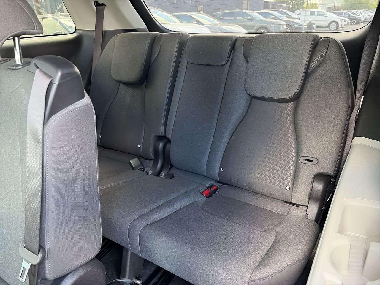 2023 Kia Carnival LX CPO AVAILABLE   NO ACCIDENTS   REARVIEW CAM   ELECTRONIC PARKING BRAKE   REMOVABLE 2ND ROW SEATS Photo