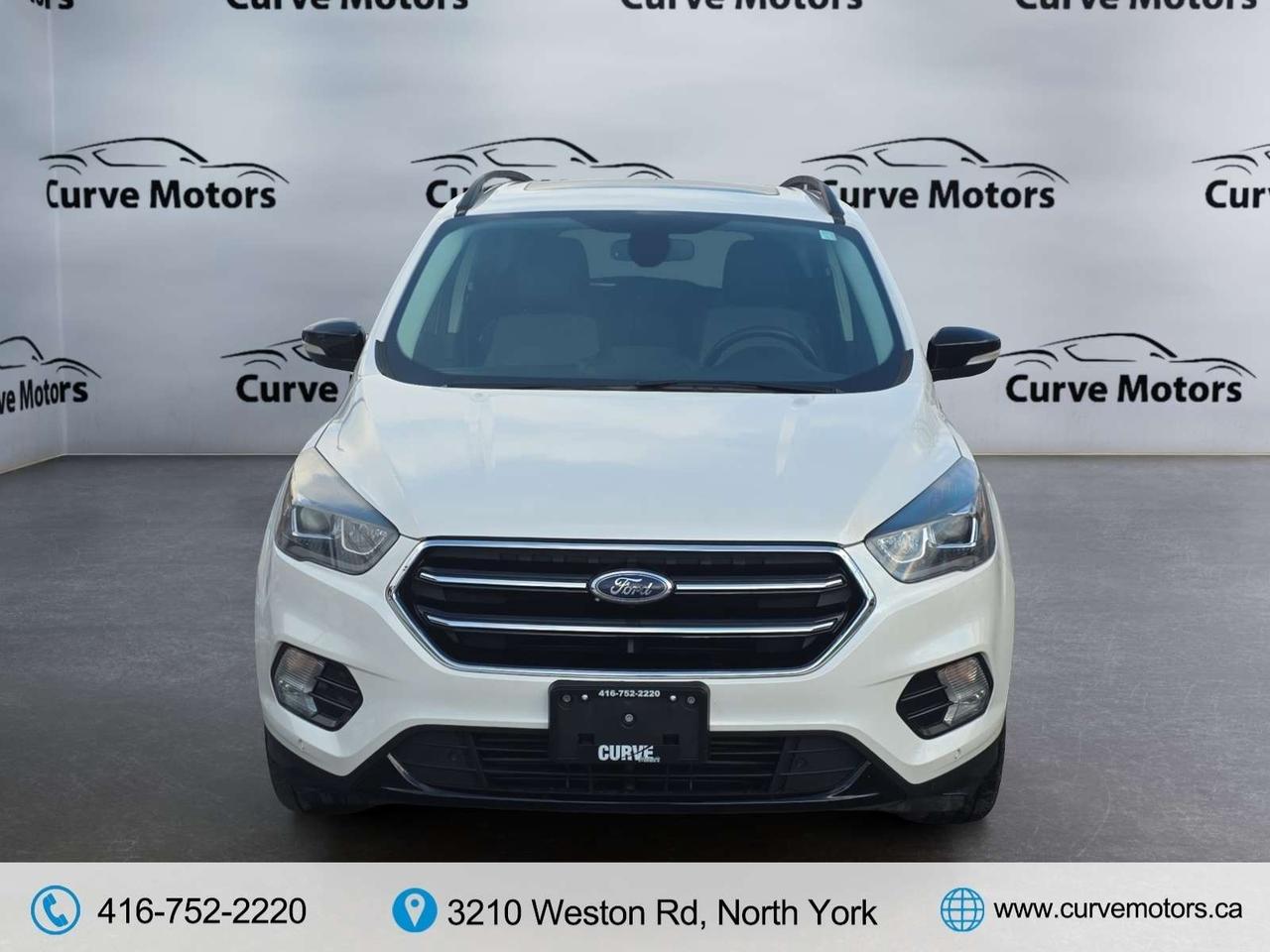 2019 Ford Escape Titanium 4WD * VERY LOW KM / PANORAMIC ROOF / XENON LIGHTS / CARPLAY Photo1
