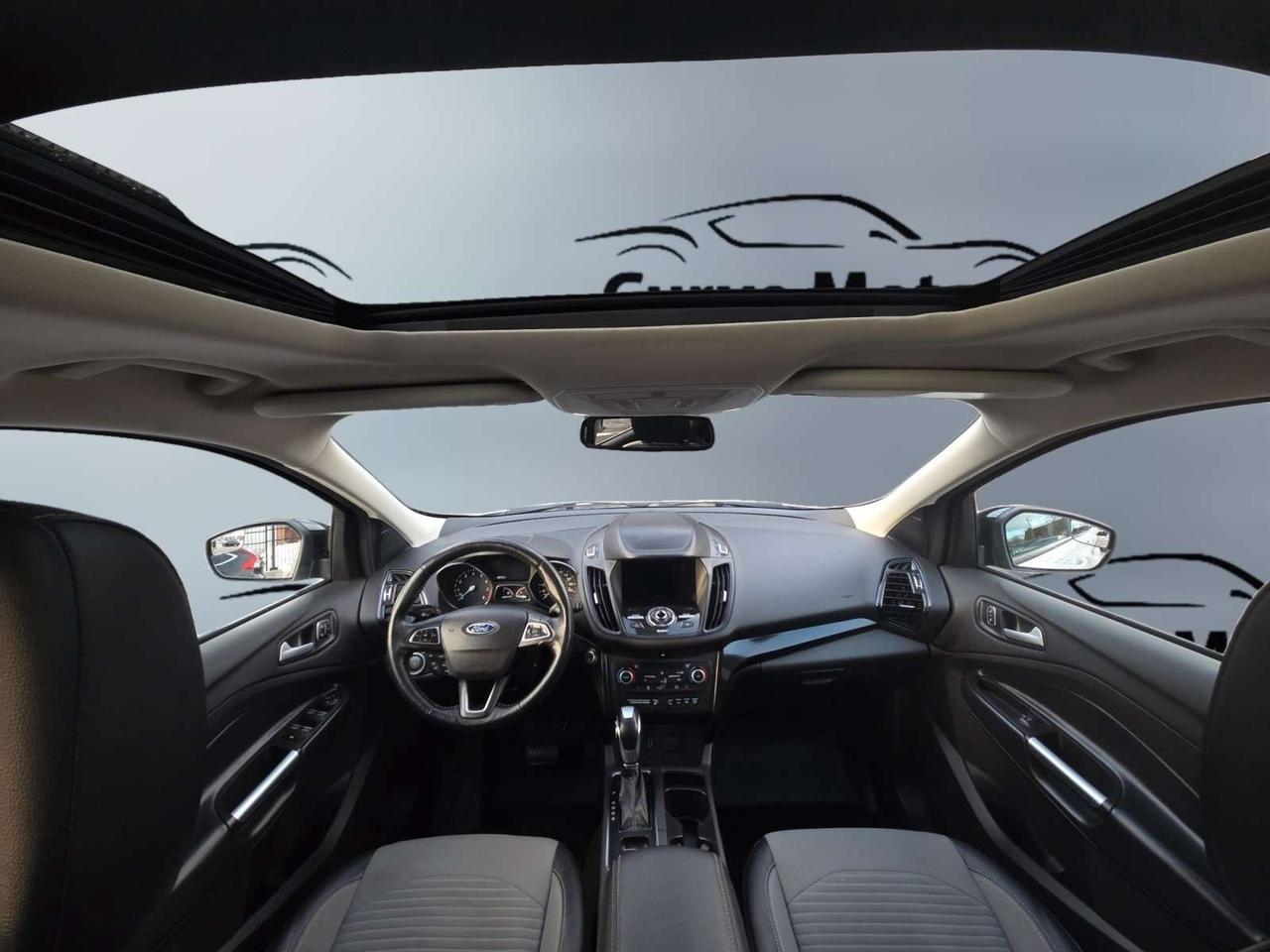 2019 Ford Escape Titanium 4WD * VERY LOW KM / PANORAMIC ROOF / XENON LIGHTS / CARPLAY Photo