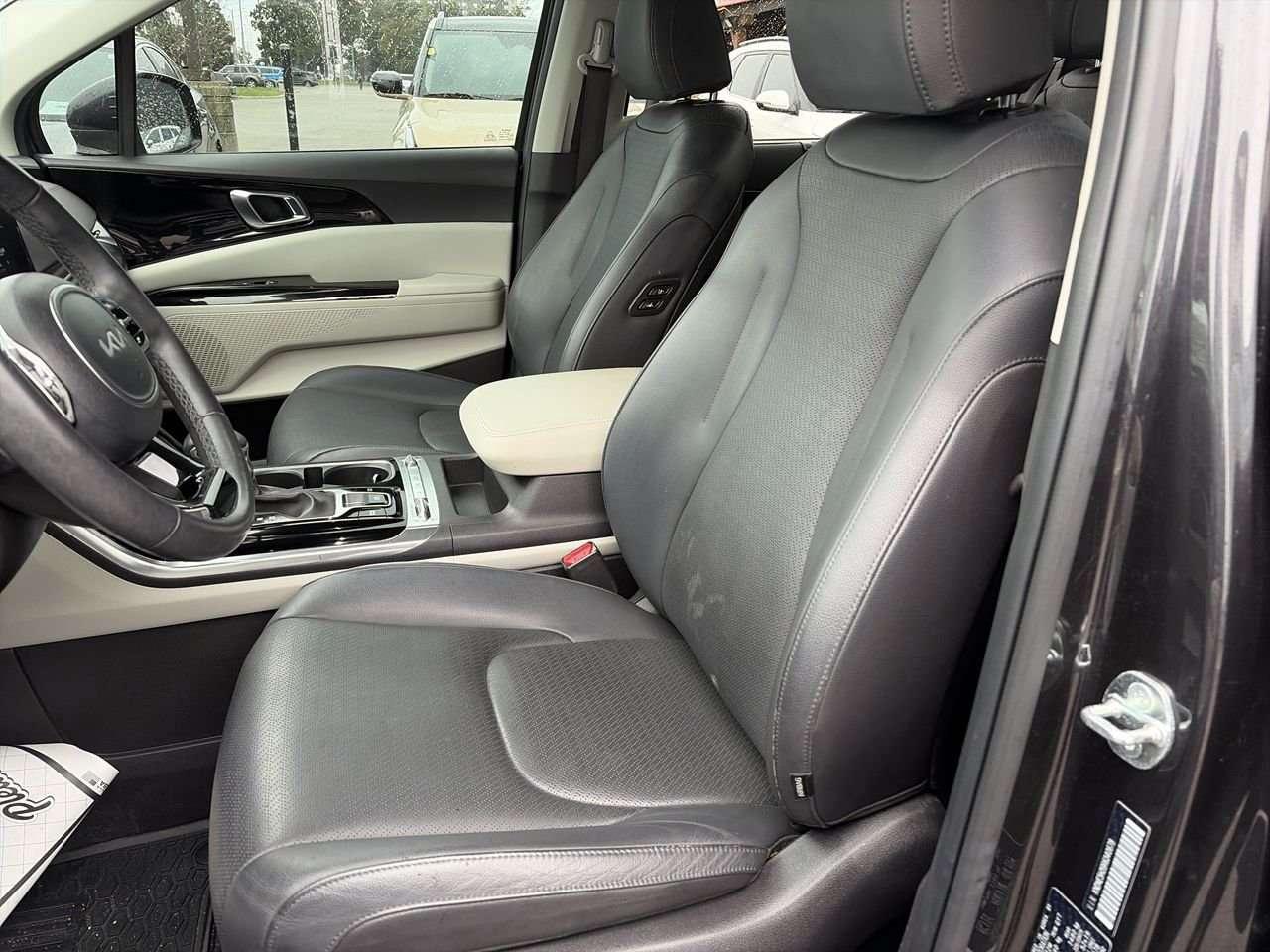2024 Kia Carnival SX CPO AVAILABLE   LOW KMS   ONE OWNER   NO ACCIDENTS   REMOTE START   7 PASSENGER   BOSE PREMIUM AUDIO Photo