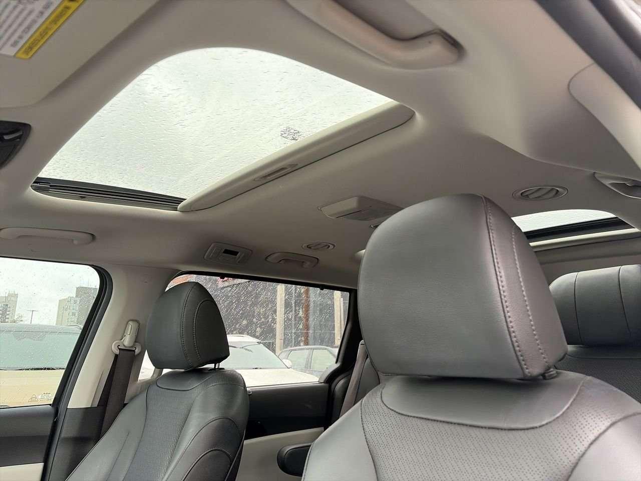 2024 Kia Carnival SX CPO AVAILABLE   LOW KMS   ONE OWNER   NO ACCIDENTS   REMOTE START   7 PASSENGER   BOSE PREMIUM AUDIO Photo