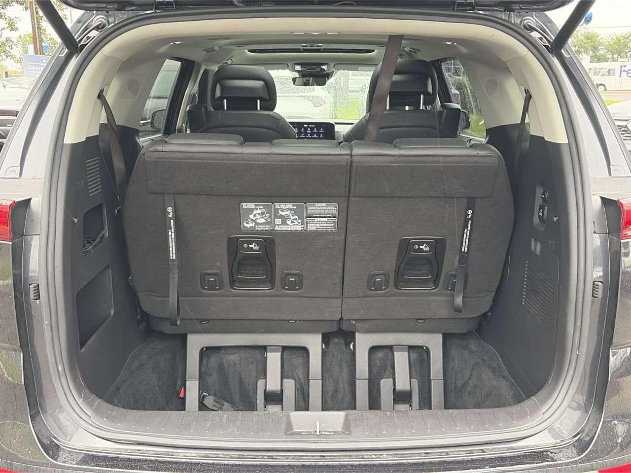 2024 Kia Carnival SX CPO AVAILABLE   LOW KMS   ONE OWNER   NO ACCIDENTS   REMOTE START   7 PASSENGER   BOSE PREMIUM AUDIO Photo