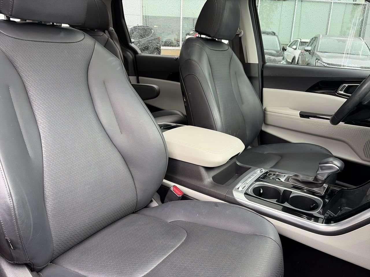 2024 Kia Carnival SX CPO AVAILABLE   LOW KMS   ONE OWNER   NO ACCIDENTS   REMOTE START   7 PASSENGER   BOSE PREMIUM AUDIO Photo