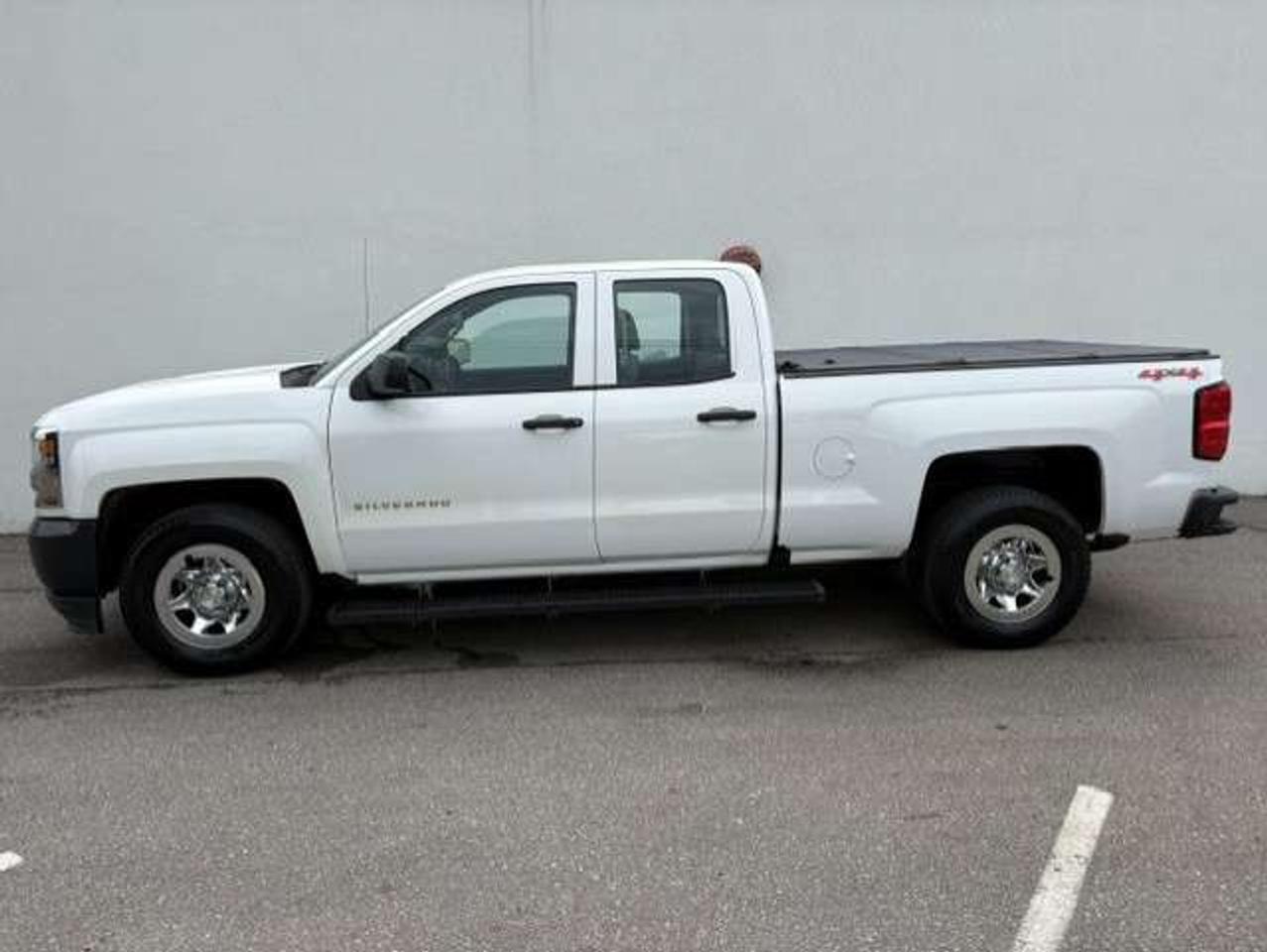2018 Chevrolet Silverado 1500 4X4 V8 CAMERA-TONNEAU-1 OWNER-NO ACCIDENTS Photo