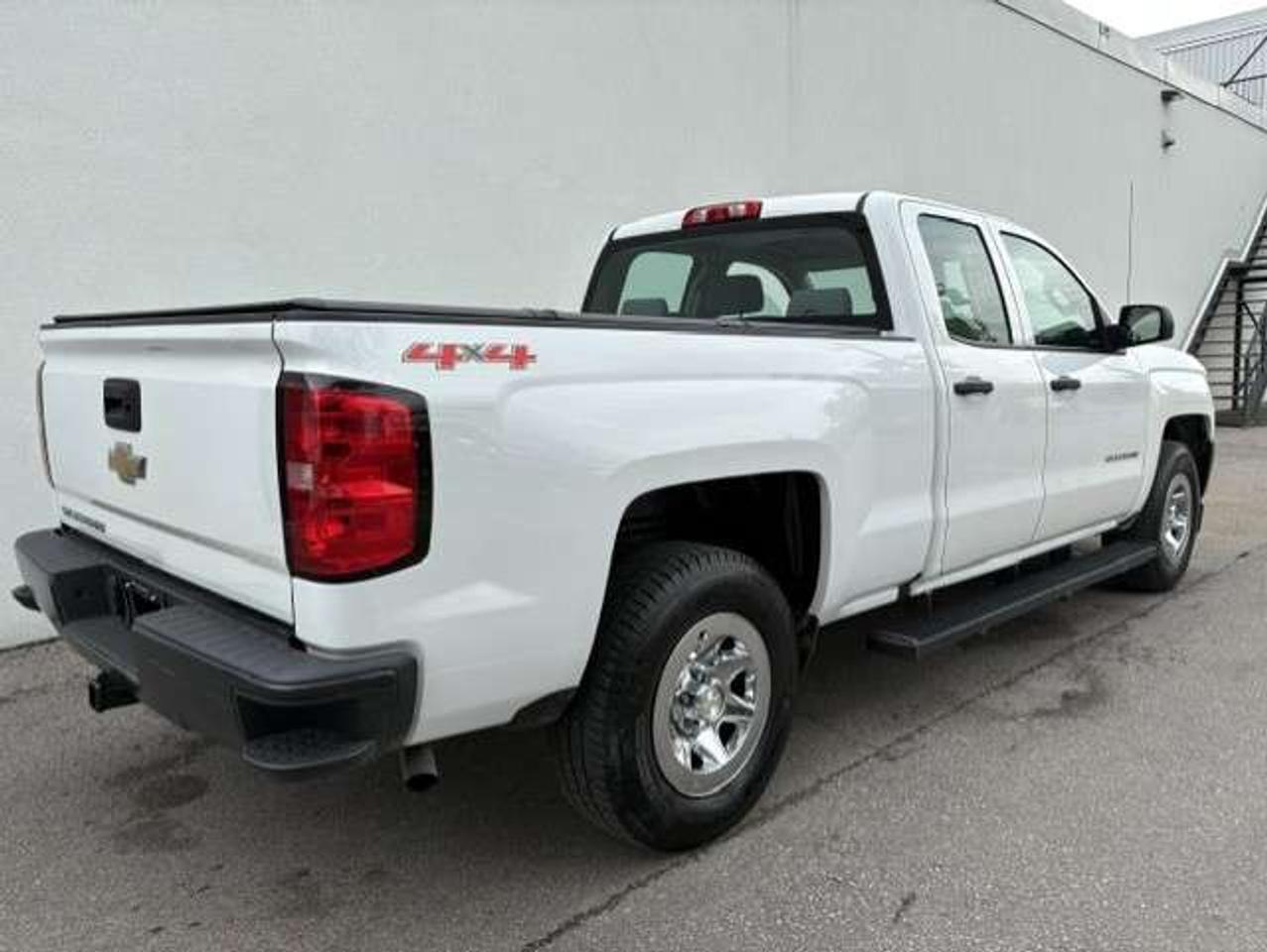 2018 Chevrolet Silverado 1500 4X4 V8 CAMERA-TONNEAU-1 OWNER-NO ACCIDENTS Photo