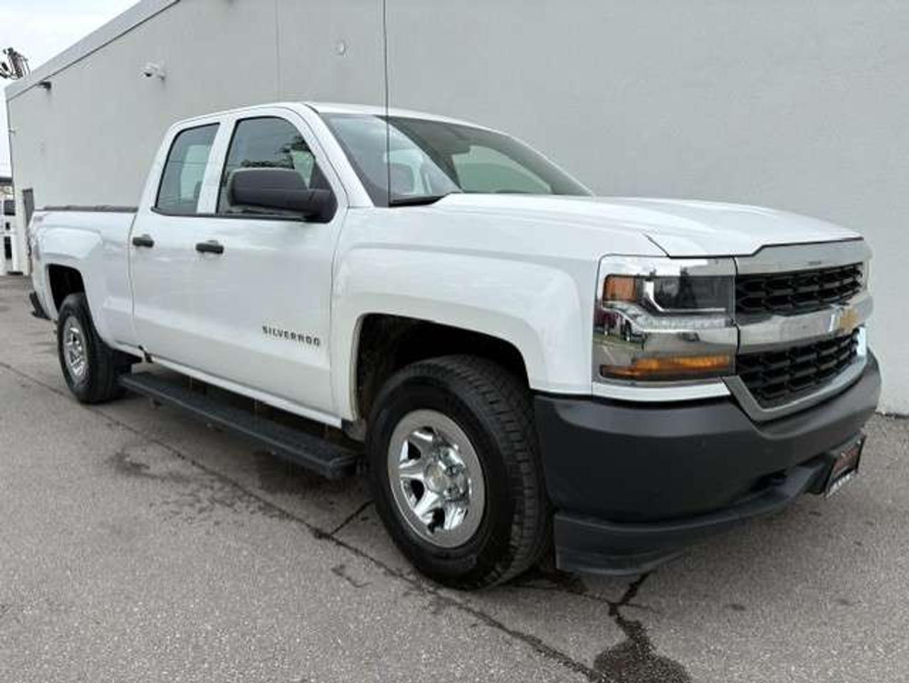 2018 Chevrolet Silverado 1500 4X4 V8 CAMERA-TONNEAU-1 OWNER-NO ACCIDENTS Photo
