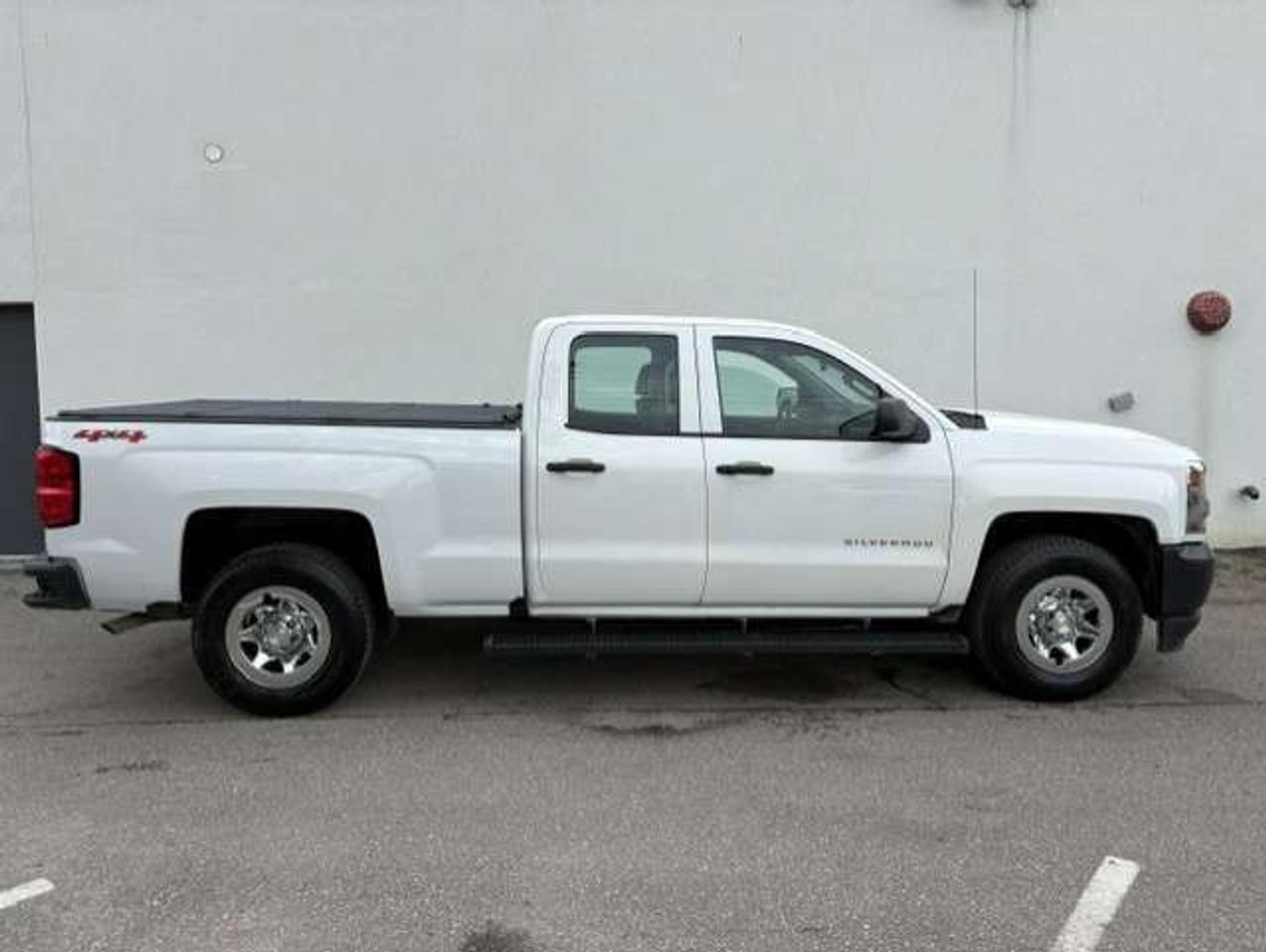 2018 Chevrolet Silverado 1500 4X4 V8 CAMERA-TONNEAU-1 OWNER-NO ACCIDENTS Photo