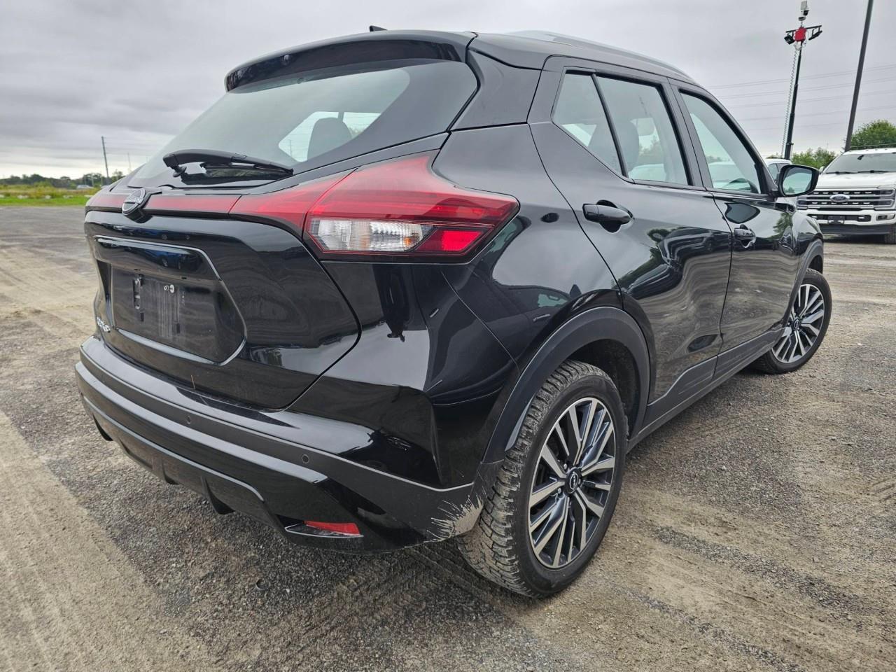 2025 Nissan Kicks Play SV 4dr Front-Wheel Drive Photo