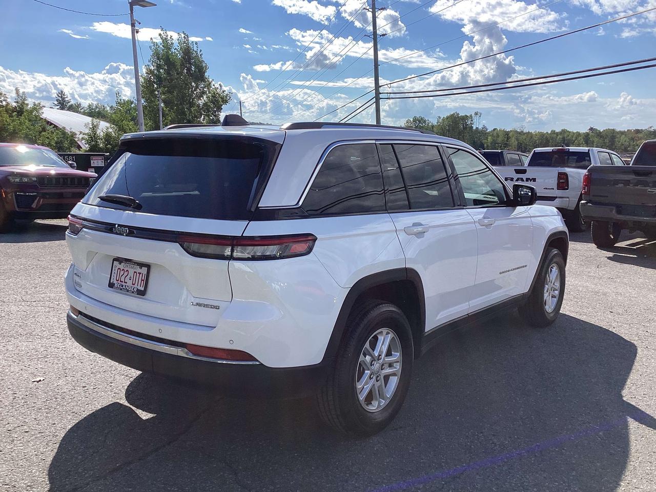 2023 Jeep Grand Cherokee Laredo Photo