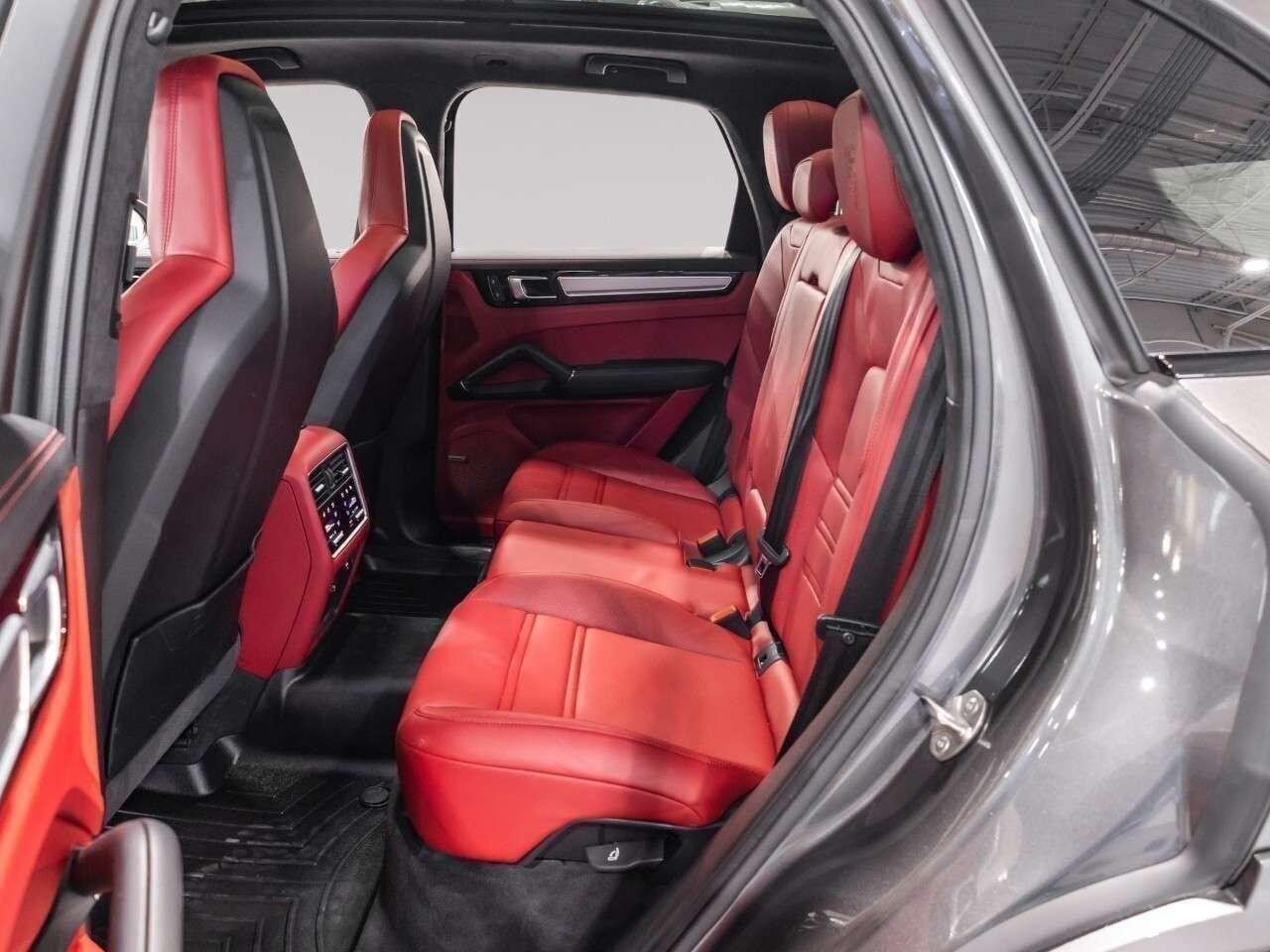 2022 Porsche Cayenne GTS AWD Photo
