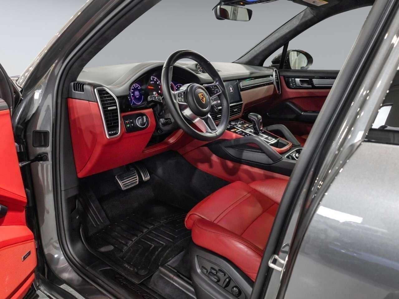 2022 Porsche Cayenne GTS AWD Photo