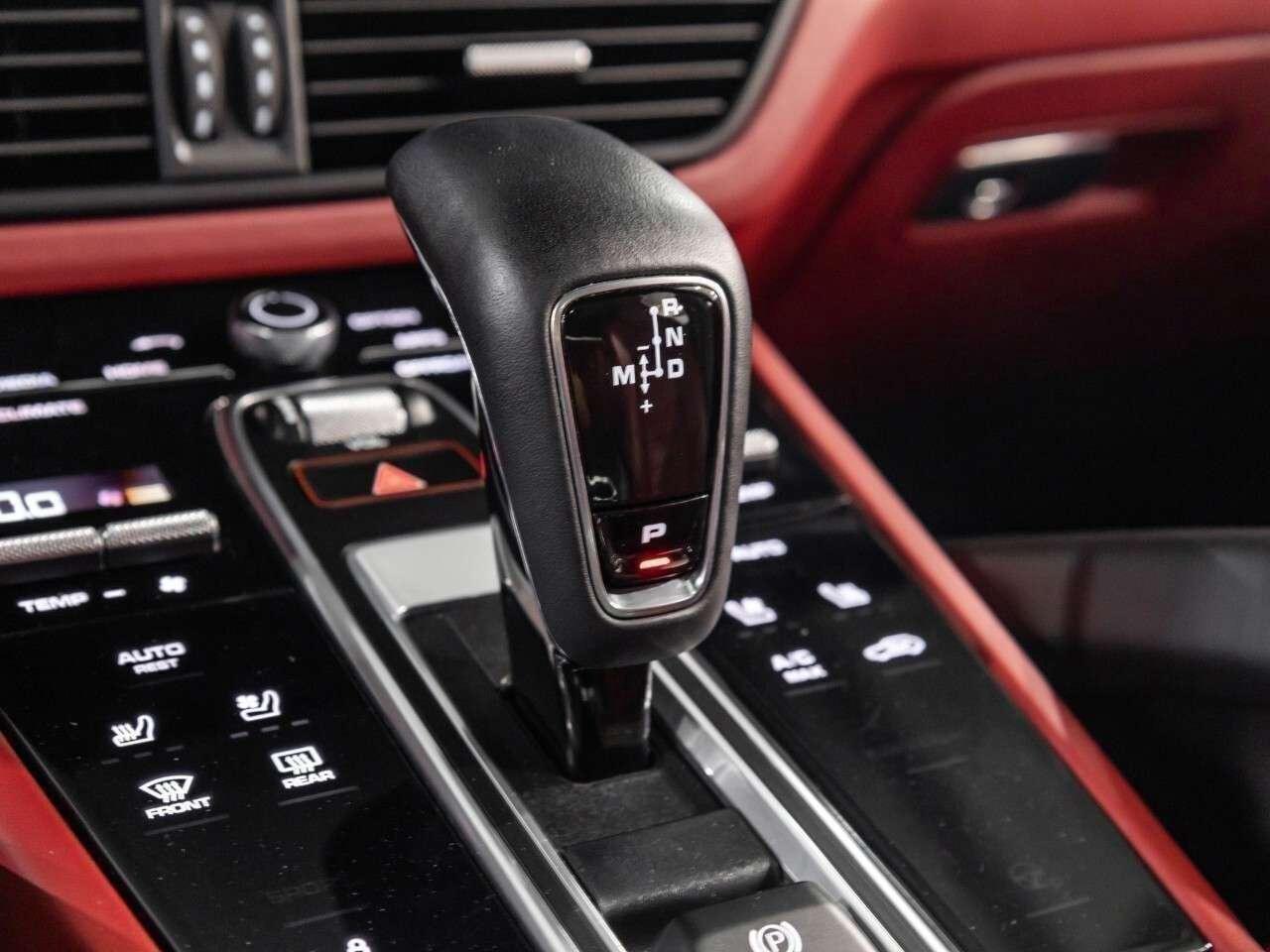 2022 Porsche Cayenne GTS AWD Photo