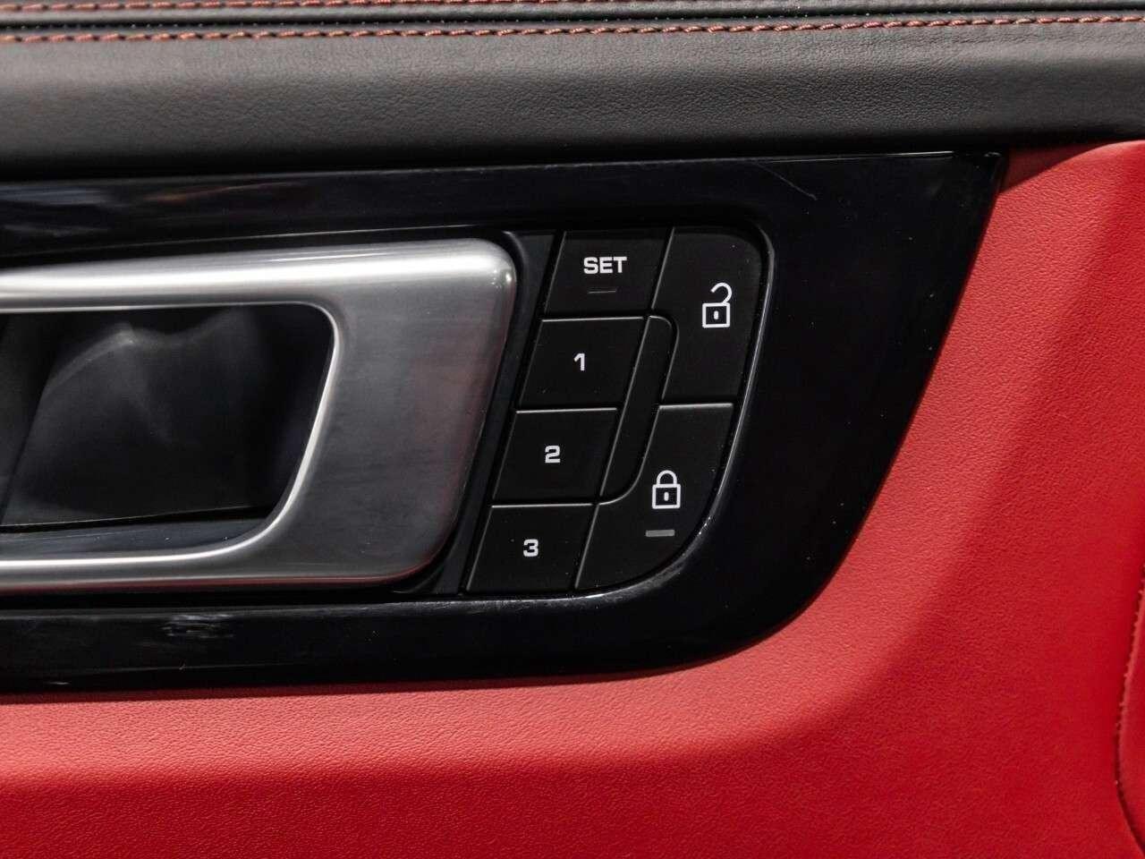 2022 Porsche Cayenne GTS AWD Photo