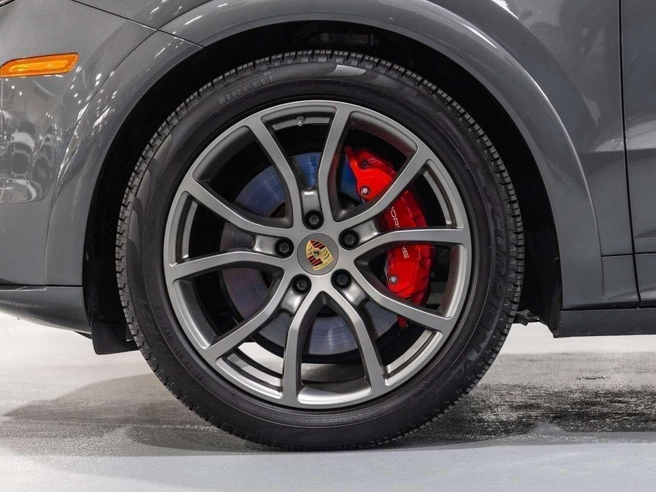2022 Porsche Cayenne GTS AWD Photo