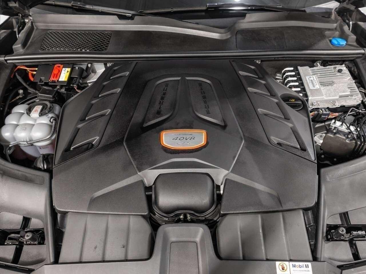 2022 Porsche Cayenne GTS AWD Photo