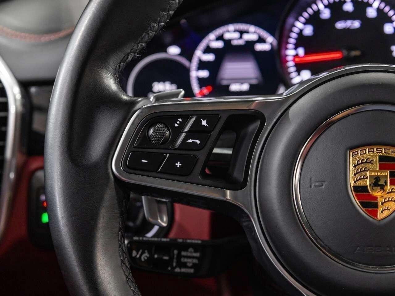 2022 Porsche Cayenne GTS AWD Photo