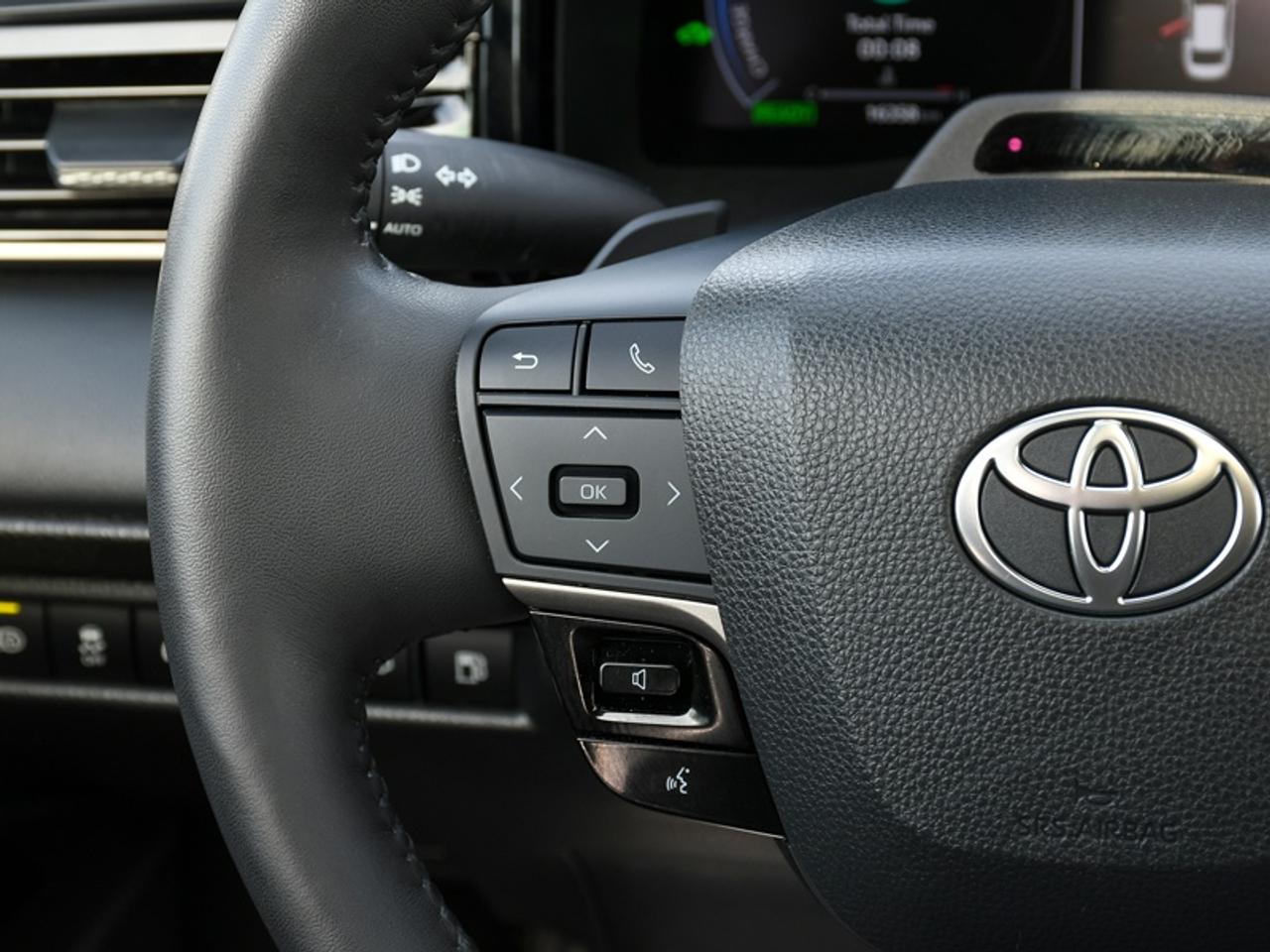 2025 Toyota Camry XSE   Leather   Navi   Roof   Adaptive Cruise   Alloys Photo