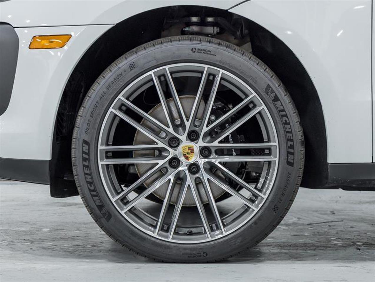 2026 Porsche Macan  Photo