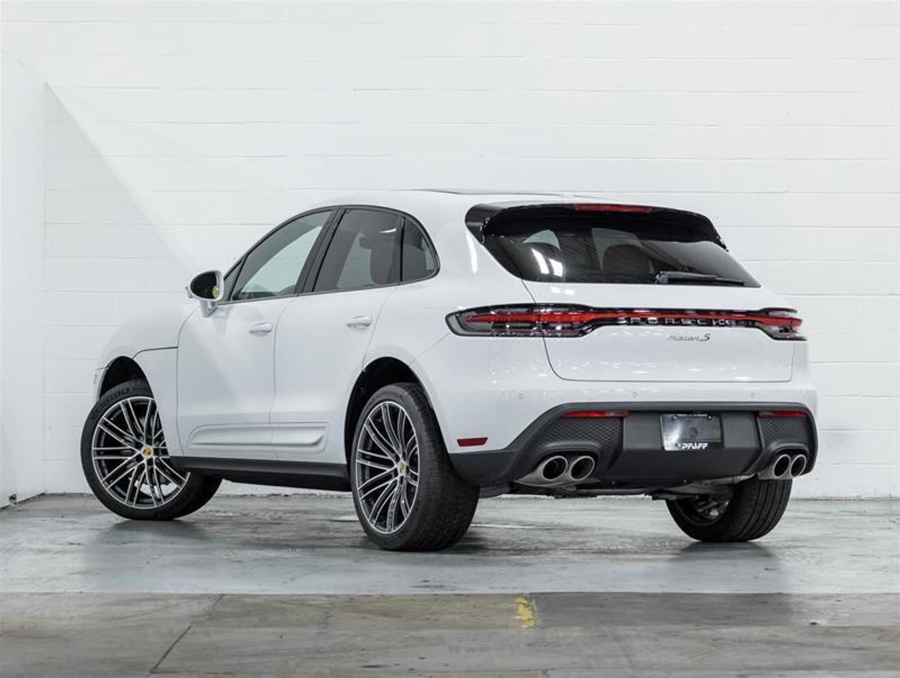 2026 Porsche Macan  Photo