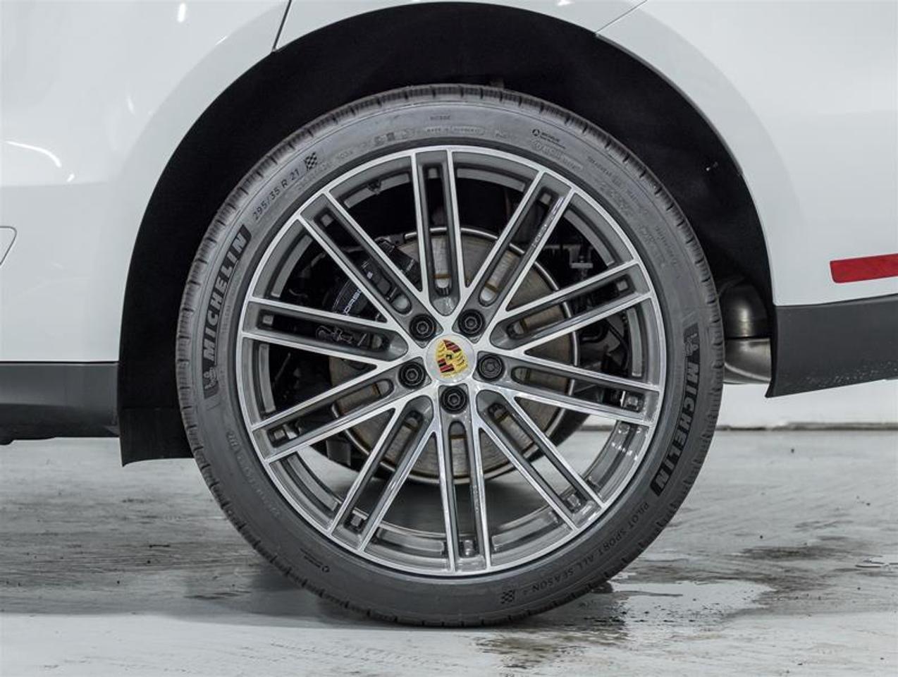 2026 Porsche Macan  Photo