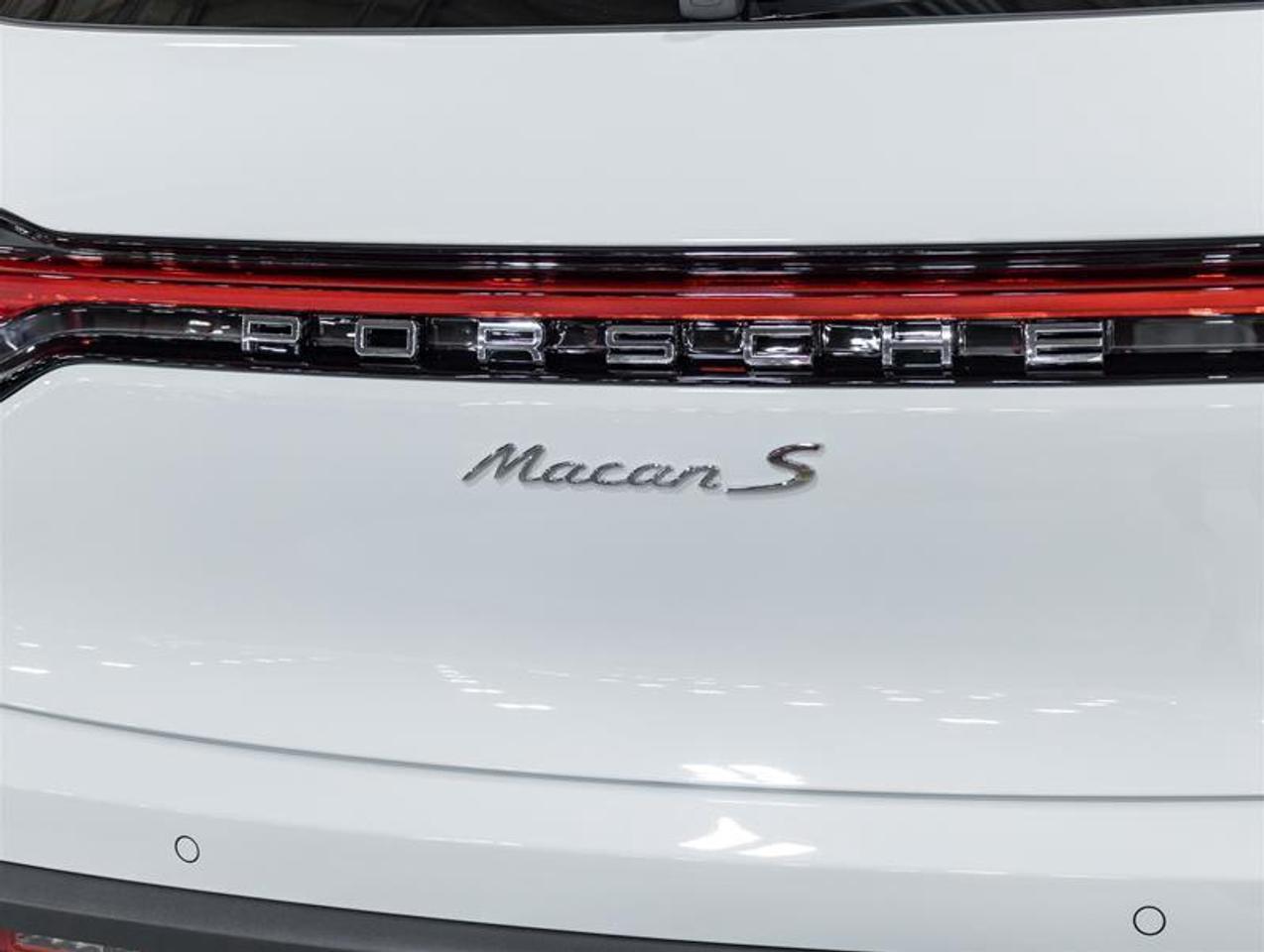 2026 Porsche Macan  Photo