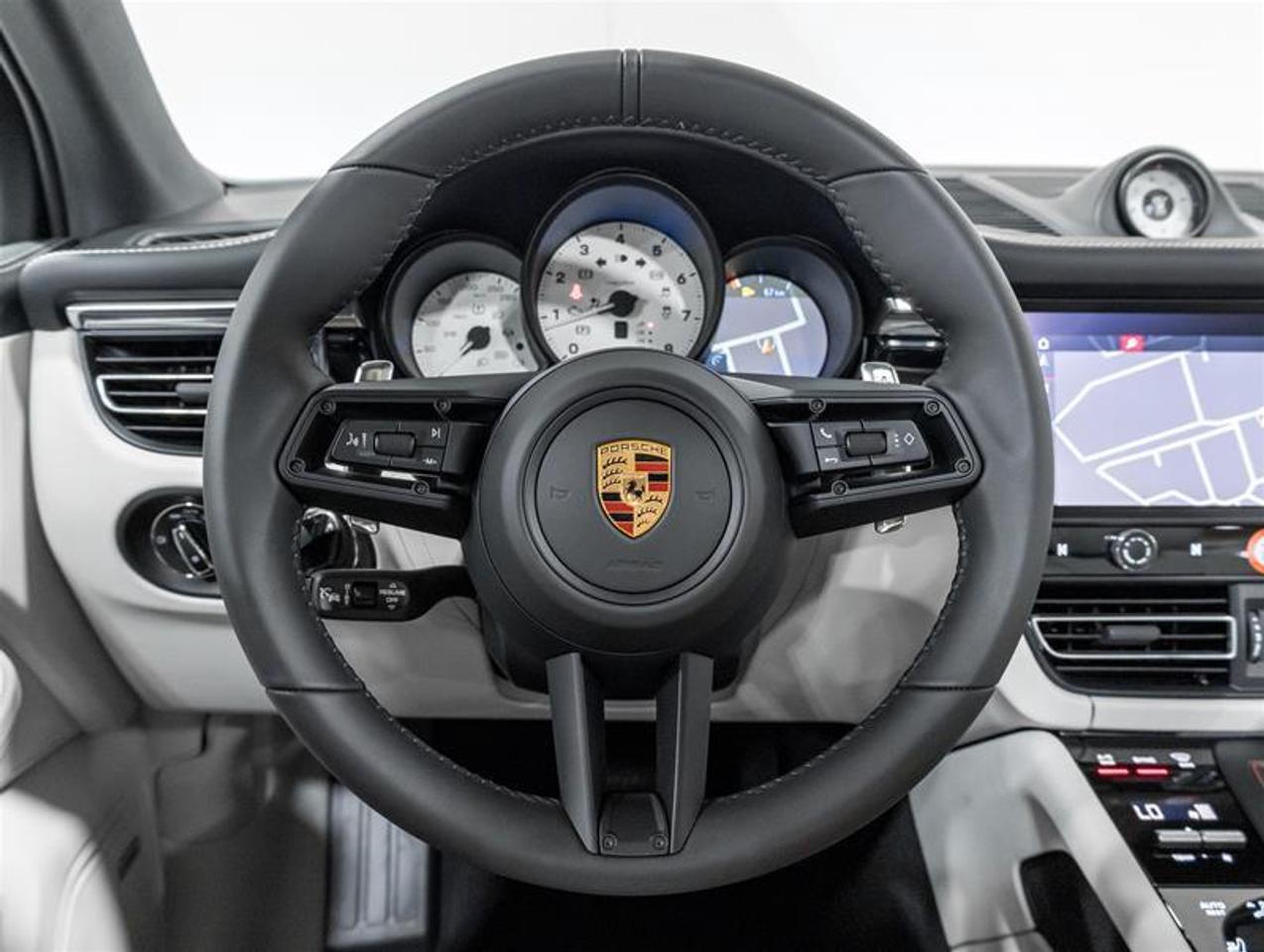 2026 Porsche Macan  Photo