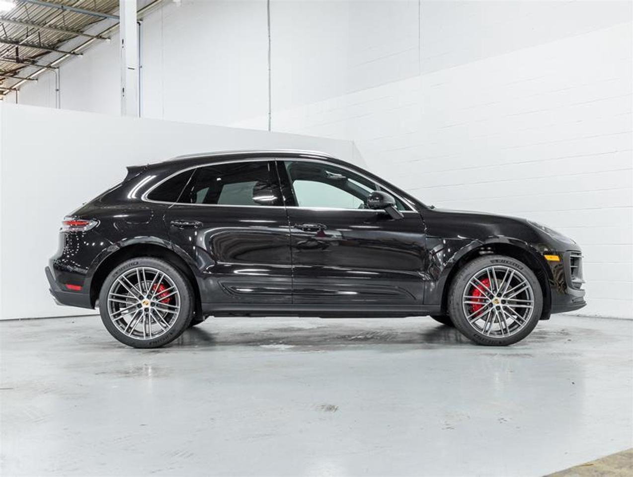 2026 Porsche Macan  Photo