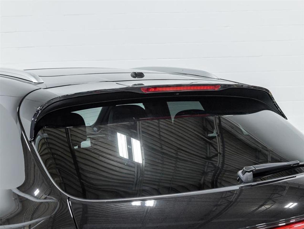 2026 Porsche Macan  Photo