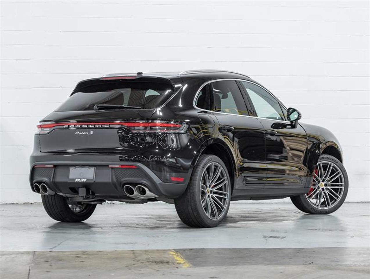 2026 Porsche Macan  Photo