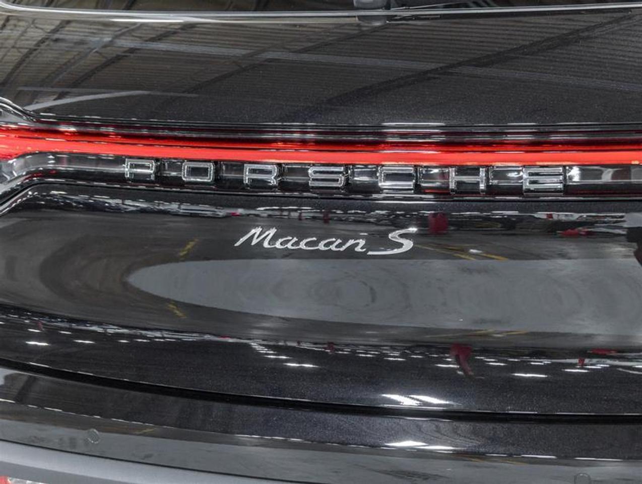 2026 Porsche Macan  Photo