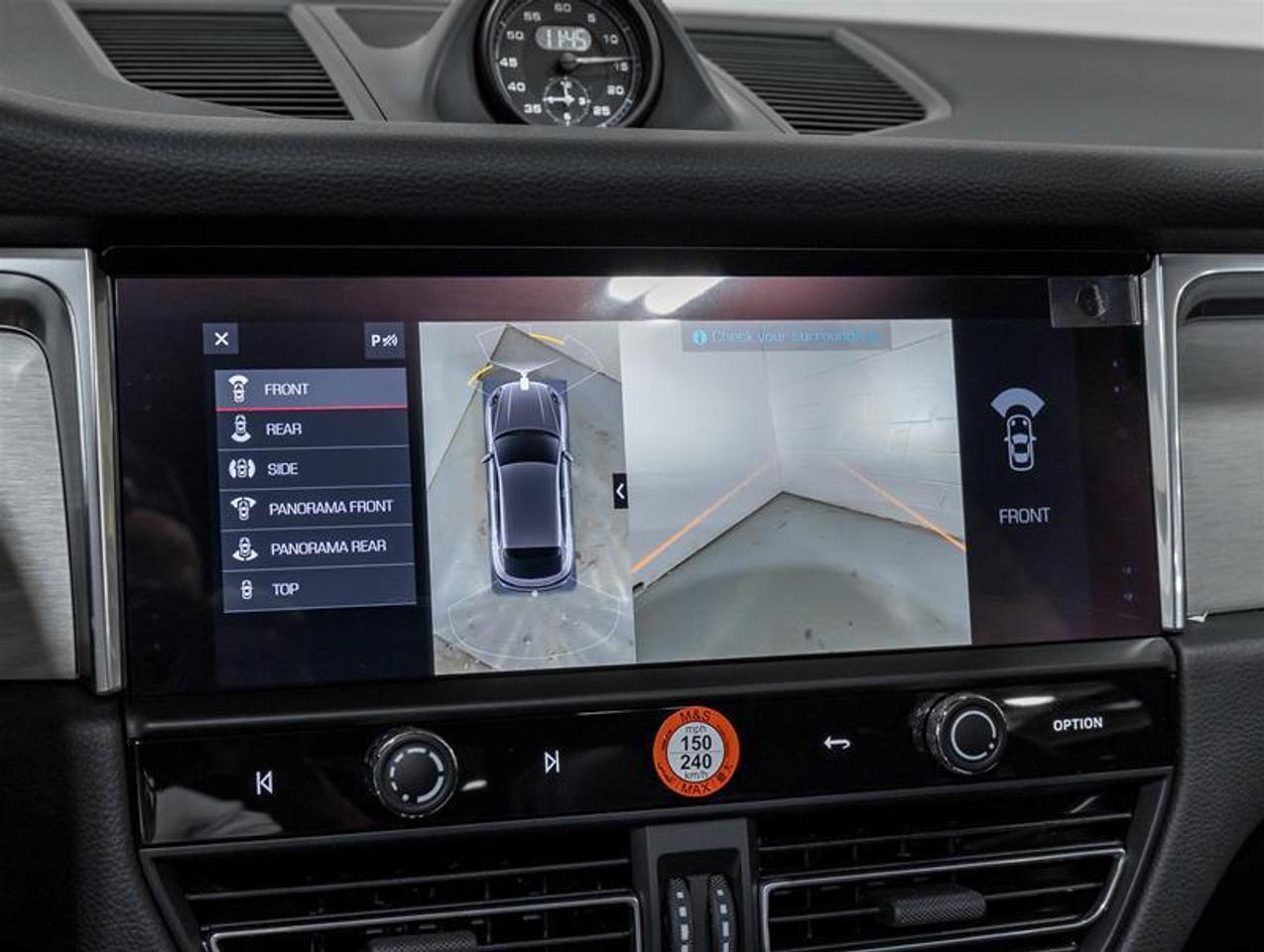 2026 Porsche Macan  Photo